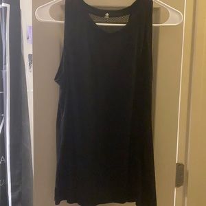 Active tank w knot in back